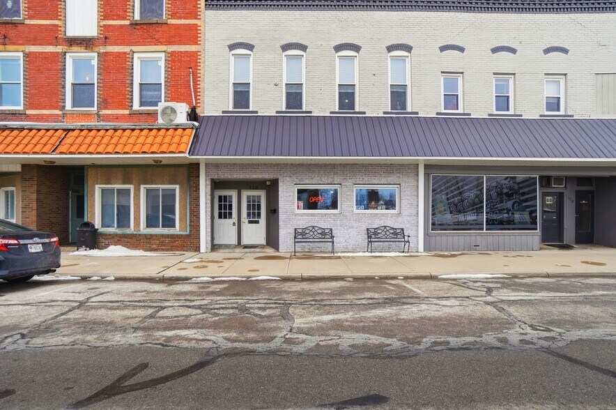 110 W Main St, Deshler, OH à vendre - Photo du bâtiment - Image 3 de 59