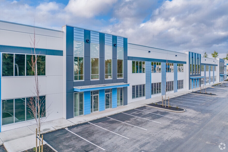 3475 194 St, Surrey, BC à louer - Photo du bâtiment - Image 3 de 12