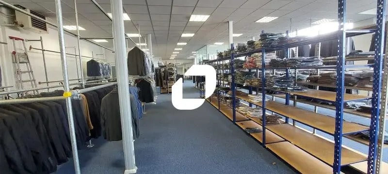 Flex in Saint-Denis for lease - Interior Photo - Image 2 of 16