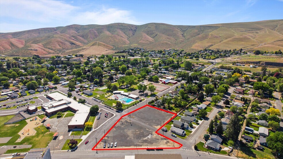 725 Park ave, Prosser, WA for sale - Primary Photo - Image 1 of 21
