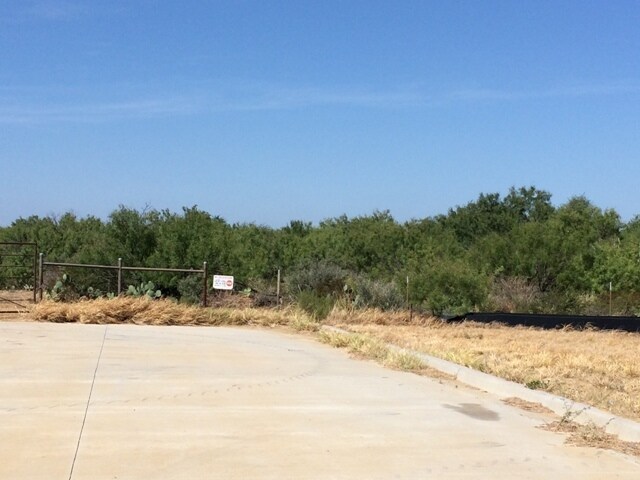 Cuatro Vientos Rd, Laredo, TX à vendre - Photo du bâtiment - Image 3 de 5
