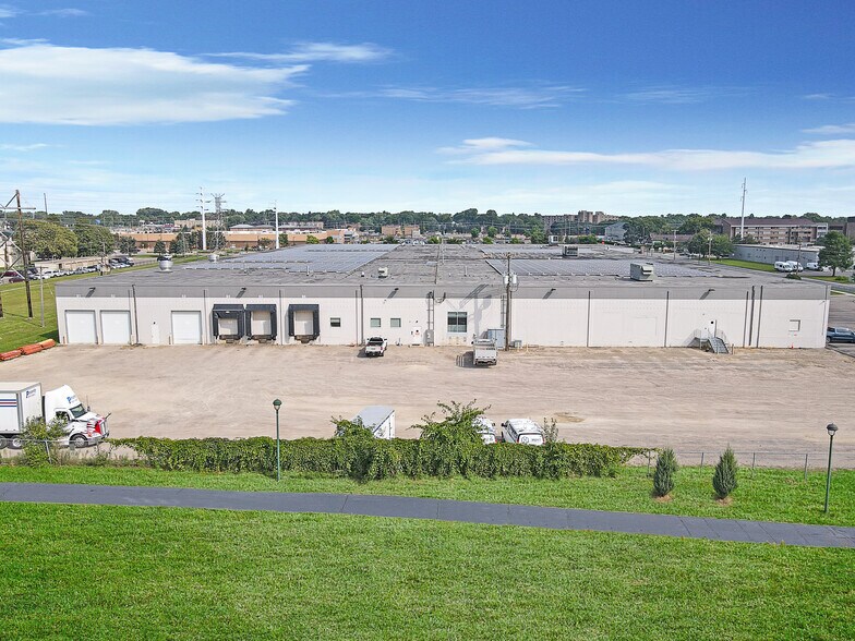 7900 Chicago Ave, Bloomington, MN à vendre - Photo du bâtiment - Image 3 de 22