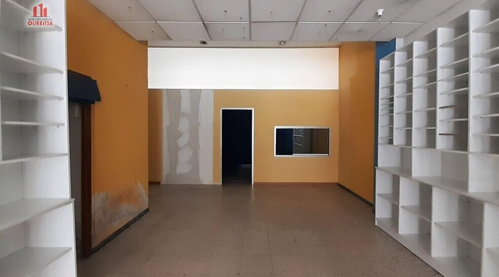 Retail in Ourense, Orense for sale - Interior Photo - Image 2 of 11