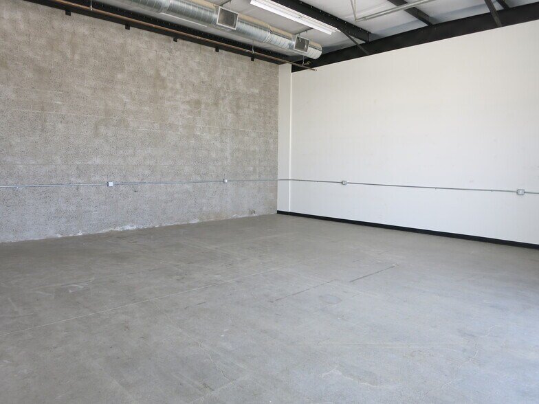 1621 1st St, San Fernando, CA à louer - Photo du bâtiment - Image 3 de 8