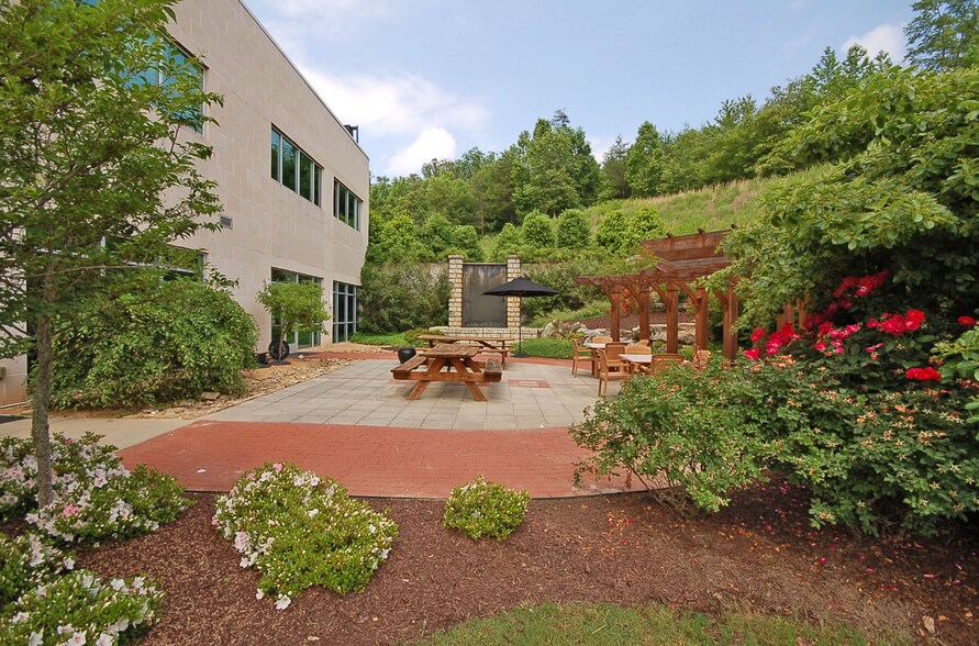 3598 Highway 11, Travelers Rest, SC à vendre - Photo du bâtiment - Image 3 de 29