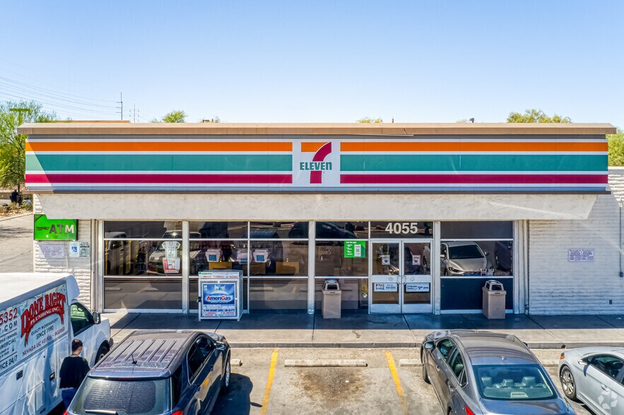 4055 S Eastern Ave, Las Vegas, NV à louer - Photo du bâtiment - Image 2 de 5