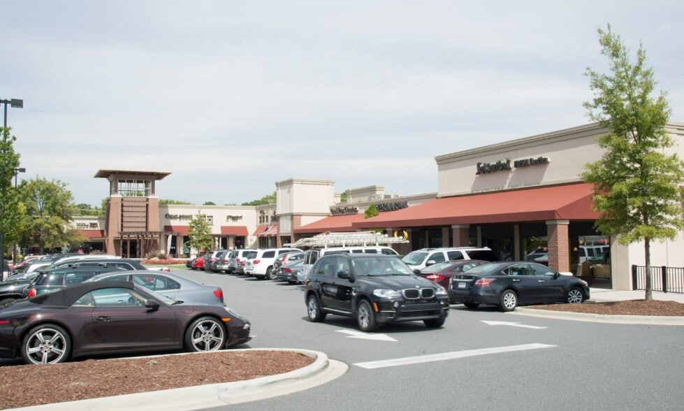 8400-8538 Park Rd, Charlotte, NC à louer - Photo du bâtiment - Image 2 de 6