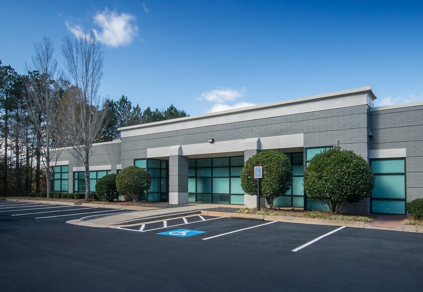 4425 Alexander Dr, Alpharetta, GA à louer - Photo du bâtiment - Image 2 de 3