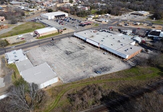 More details for 328-330 E Spring St, Palestine, TX - Office for Lease