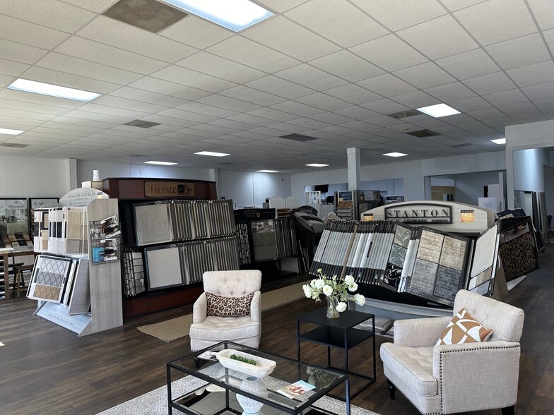 3285 Berkmar Dr, Charlottesville, VA for lease - Interior Photo - Image 3 of 17