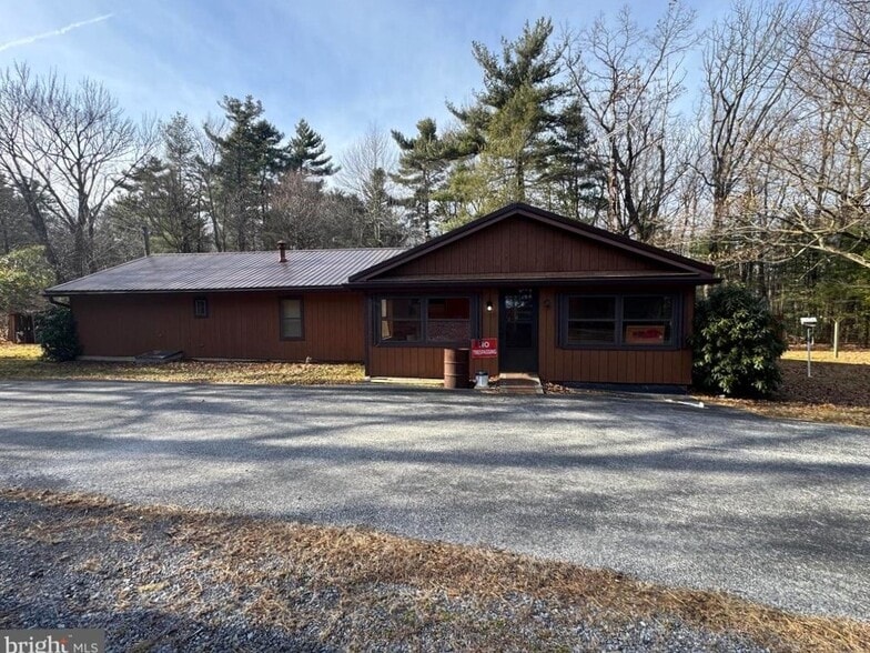 2137 Newman Rd, Fayetteville, PA for sale - Building Photo - Image 2 of 7