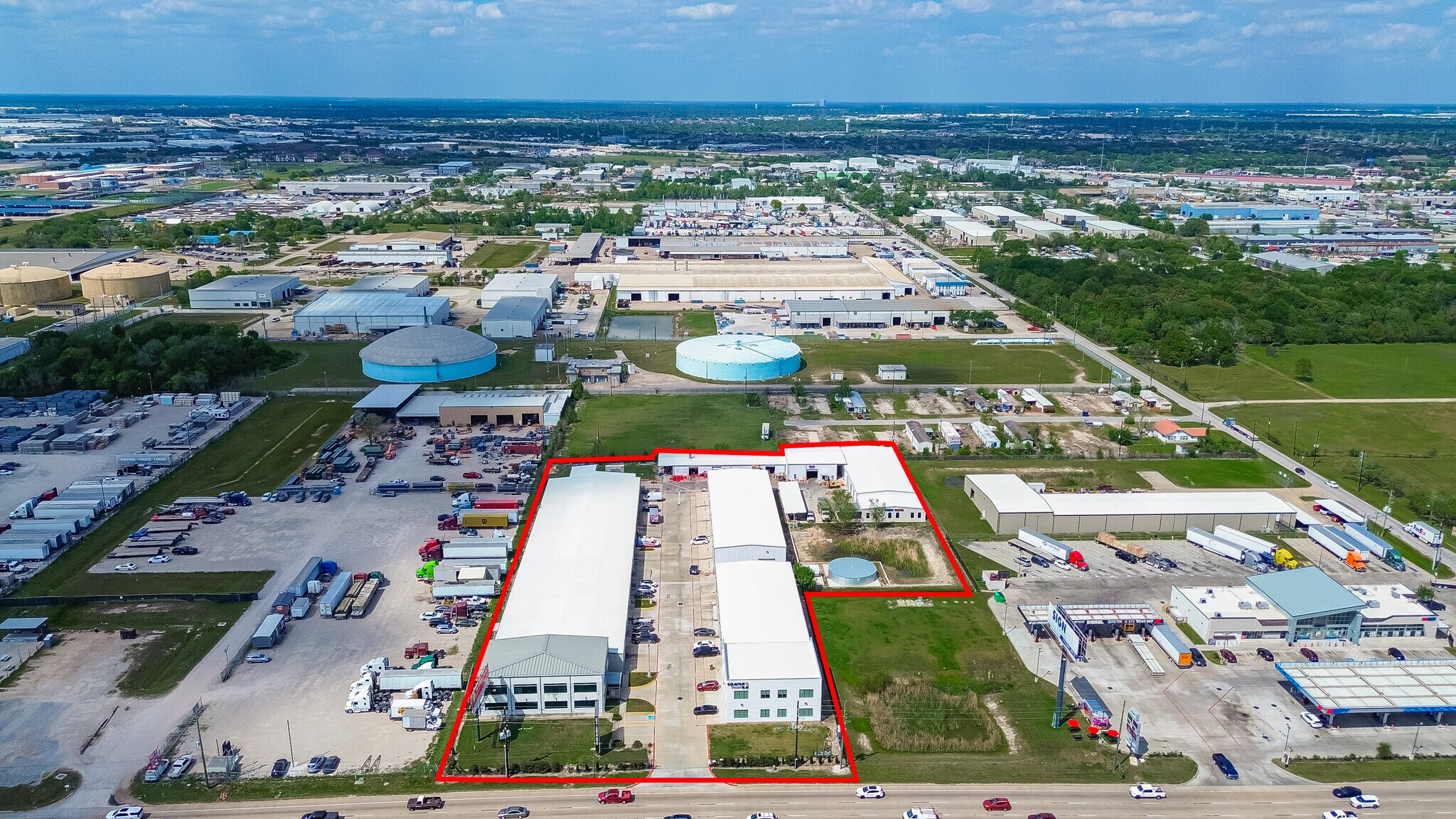 INDUSTRIAL COMPLEX portefeuille de 2 propriétés à vendre sur LoopNet.ca Photo principale- Image 1 de 26