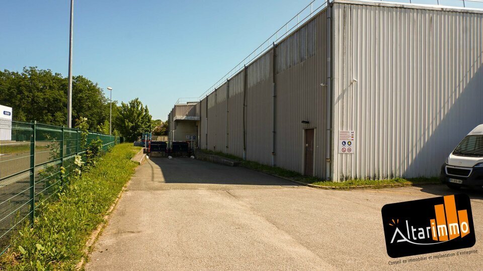 Industrial in Mainvilliers for lease - Building Photo - Image 2 of 9