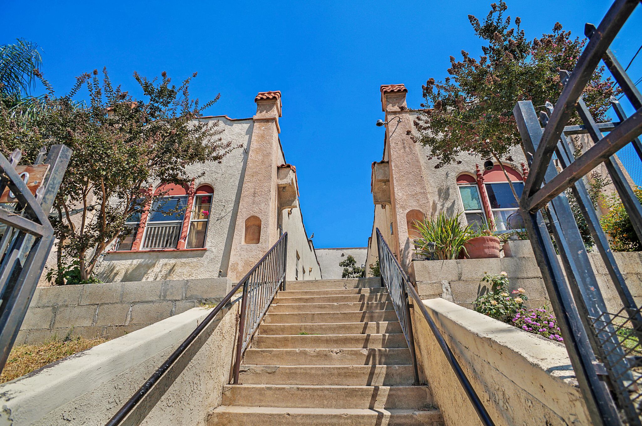 1120 S Normandie Ave, Los Angeles, CA for sale Building Photo- Image 1 of 1