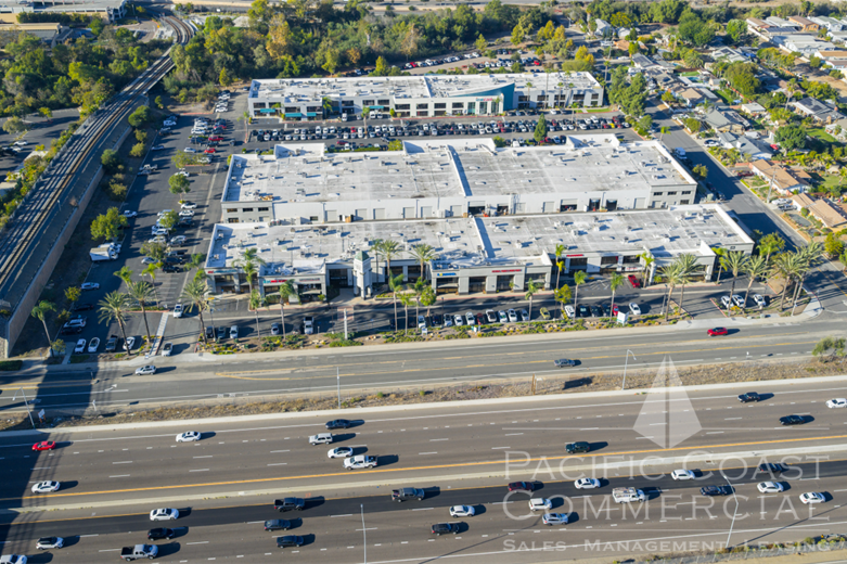 340 Rancheros Dr, San Marcos, CA à vendre - Photo du bâtiment - Image 3 de 9