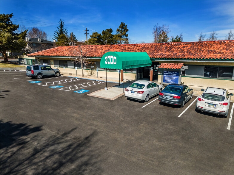 3700 Grant Dr, Reno, NV à vendre - Photo du bâtiment - Image 2 de 12