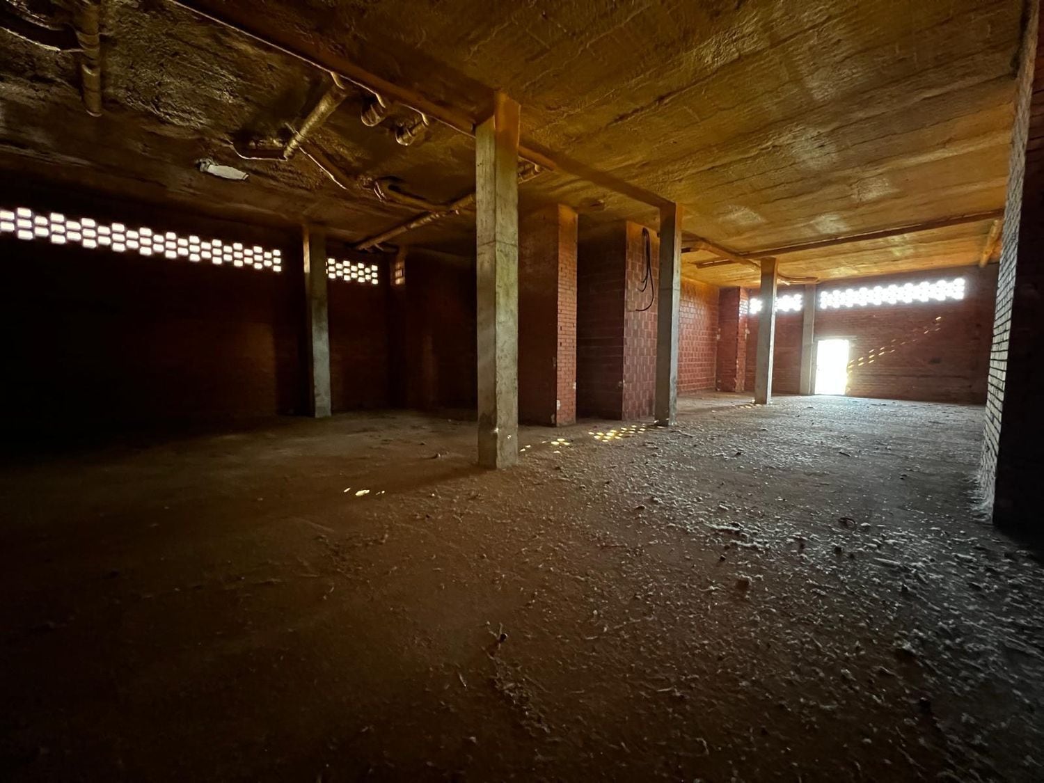 Retail in Segovia, Segovia for lease Interior Photo- Image 1 of 3