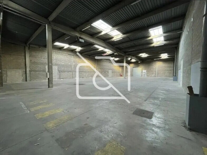 Bureau dans Goussainville à louer - Photo du bâtiment - Image 3 de 19