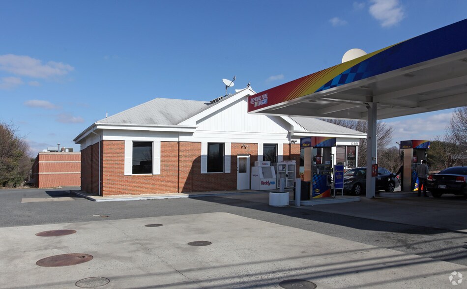 12301 Darnestown Rd, Gaithersburg, MD à vendre - Photo du bâtiment - Image 2 de 2