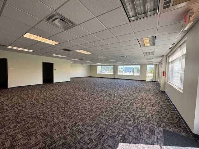 6952 Rote Rd, Rockford, IL for lease - Building Photo - Image 3 of 5