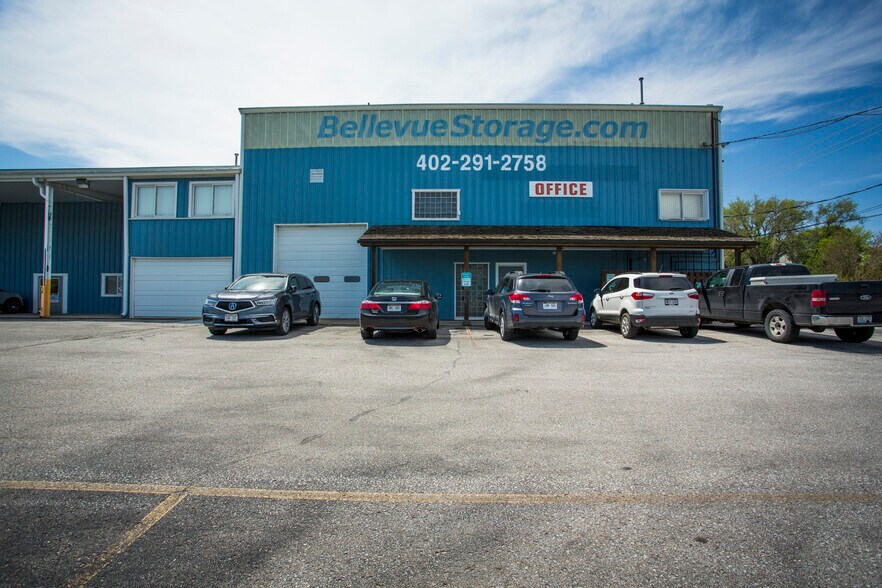 813 Thurston Ave, Bellevue, NE à vendre - Photo du bâtiment - Image 1 de 2