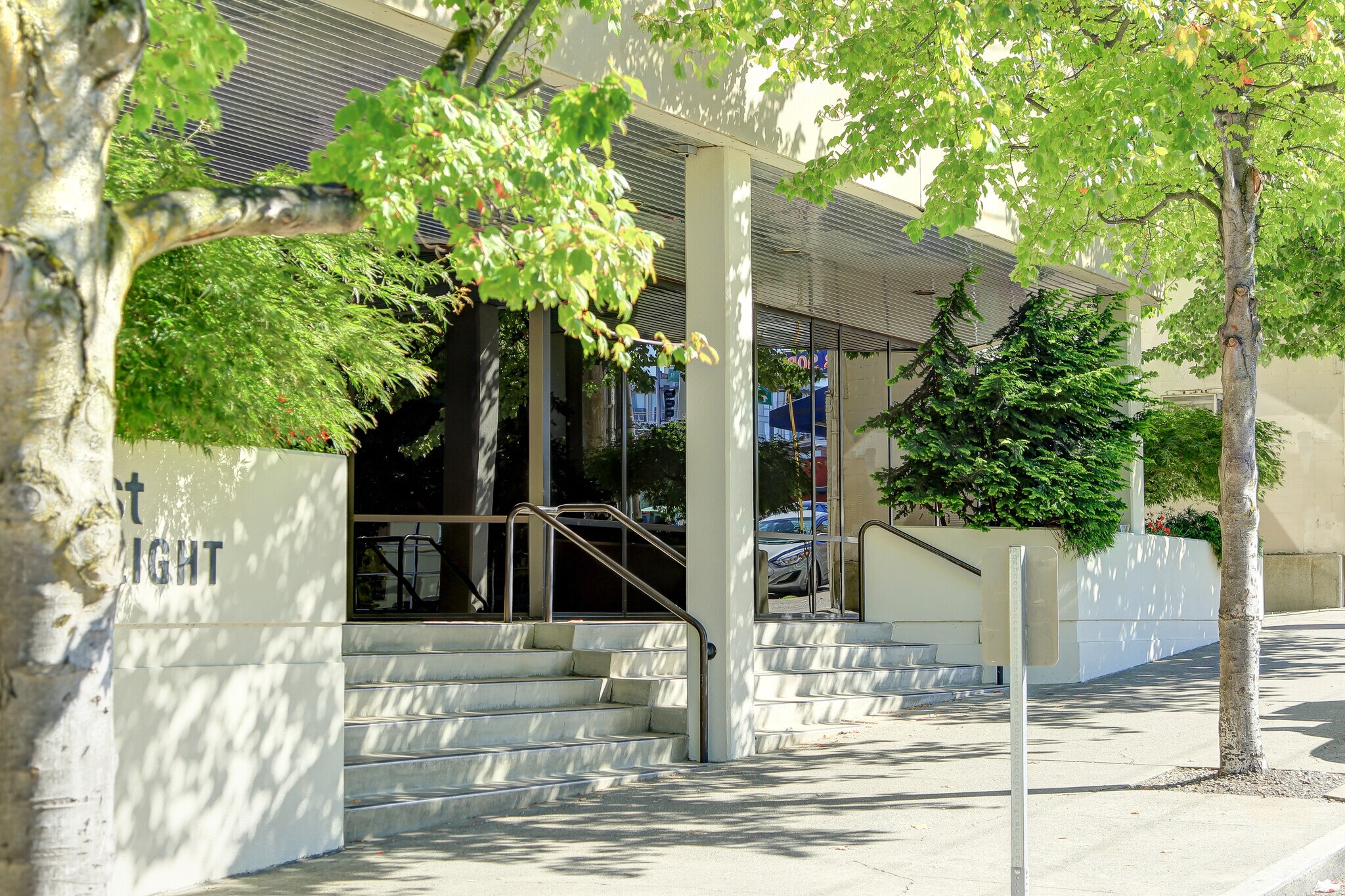 18 W Mercer St, Seattle, WA for lease Primary Photo- Image 1 of 3