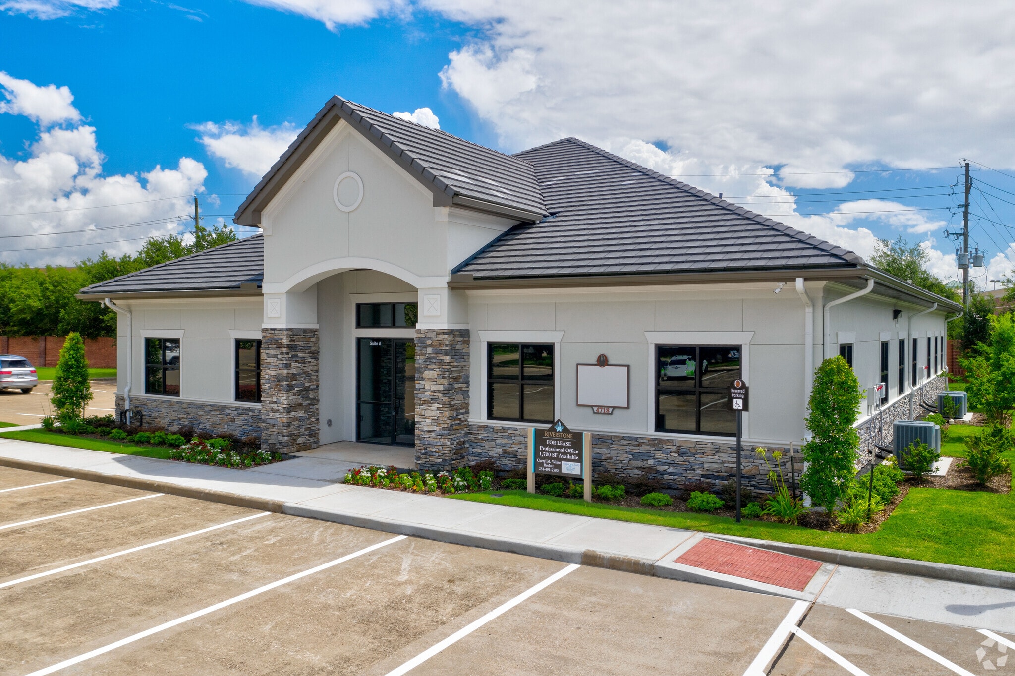 4718 Riverstone, Missouri City, TX for lease Primary Photo- Image 1 of 13