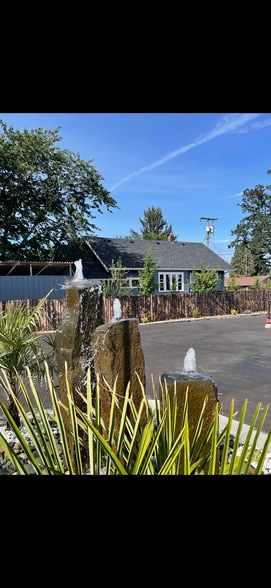 10910 NE Fourth Plain Blvd, Vancouver, WA for lease - Building Photo - Image 3 of 27