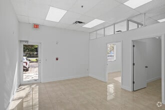 534 Mercantile Pl, Port Saint Lucie, FL for lease Interior Photo- Image 1 of 4