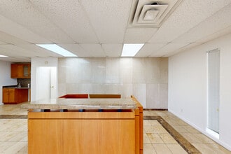 6445 Burlington Dr, Houston, TX for lease Matterport 3D Scan- Image 1 of 13