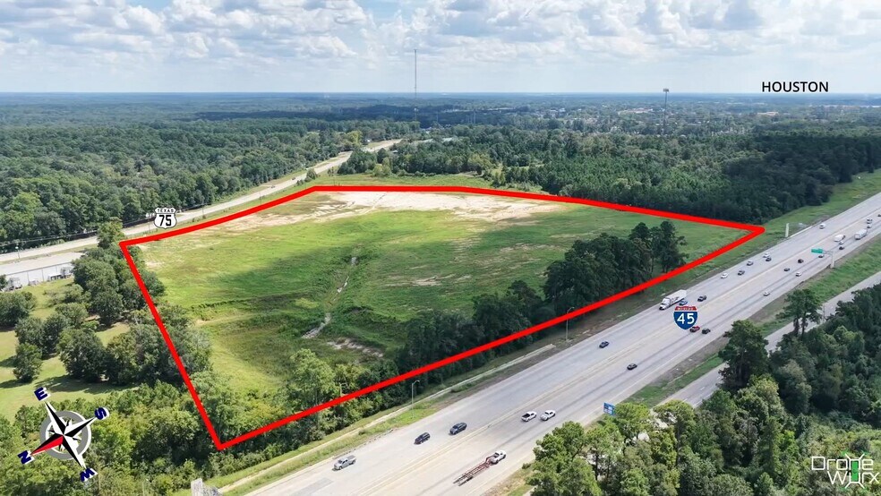 14350 N Highway 75, Willis, TX à vendre - Vidéo sur l’inscription commerciale - Image 2 de 21
