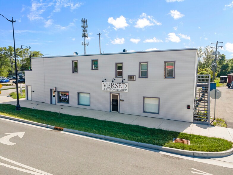 10567 N College Ave, Carmel, IN à louer - Photo du bâtiment - Image 1 de 15