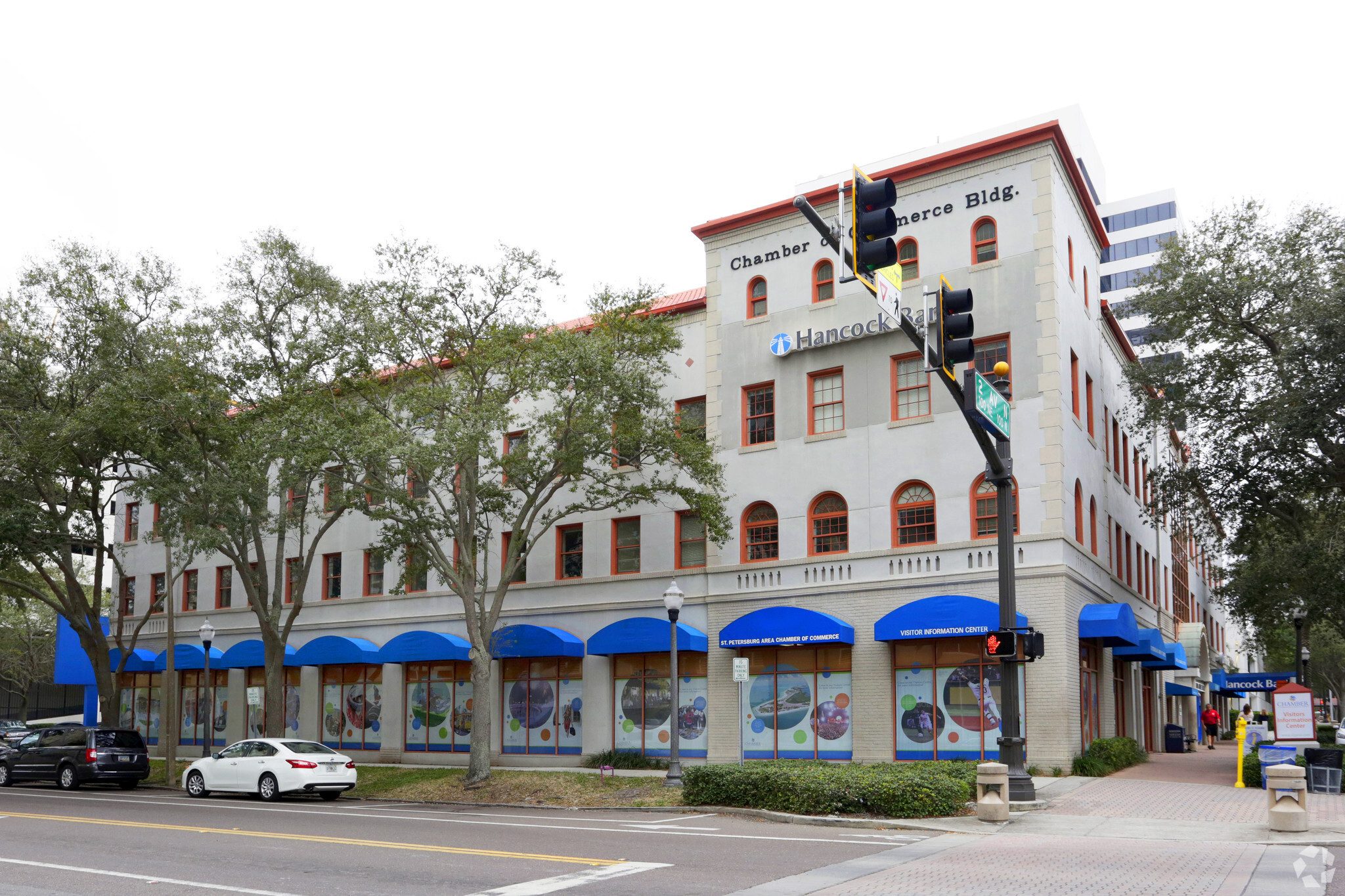 100 2nd Ave N, Saint Petersburg, FL à louer Photo du bâtiment- Image 1 de 24