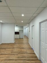 2120 Rue Sherbrooke E, Montréal, QC for lease Interior Photo- Image 2 of 4