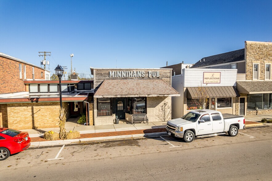 209 W Main St, Genoa, IL à vendre - Photo du bâtiment - Image 3 de 39