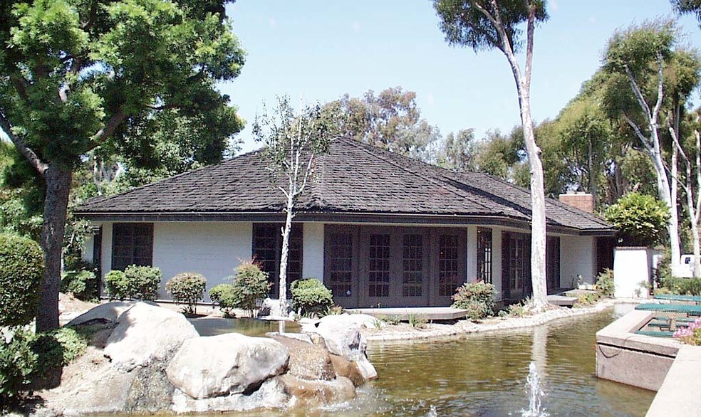 3151 Airway Ave, Costa Mesa, CA à vendre - Photo du bâtiment - Image 2 de 45