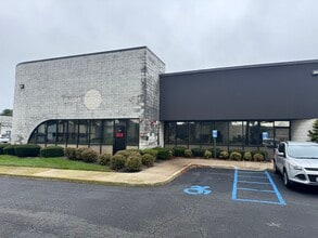 101 Colin Dr, Holbrook, NY for lease Building Photo- Image 2 of 9