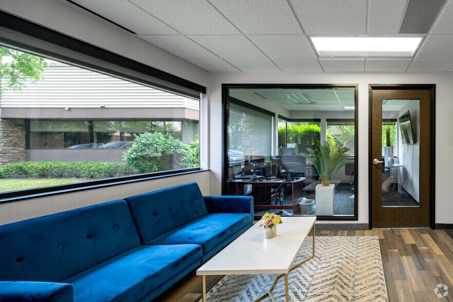 27692-27700 Franklin Rd, Southfield, MI à vendre - Photo intérieure - Image 2 de 8