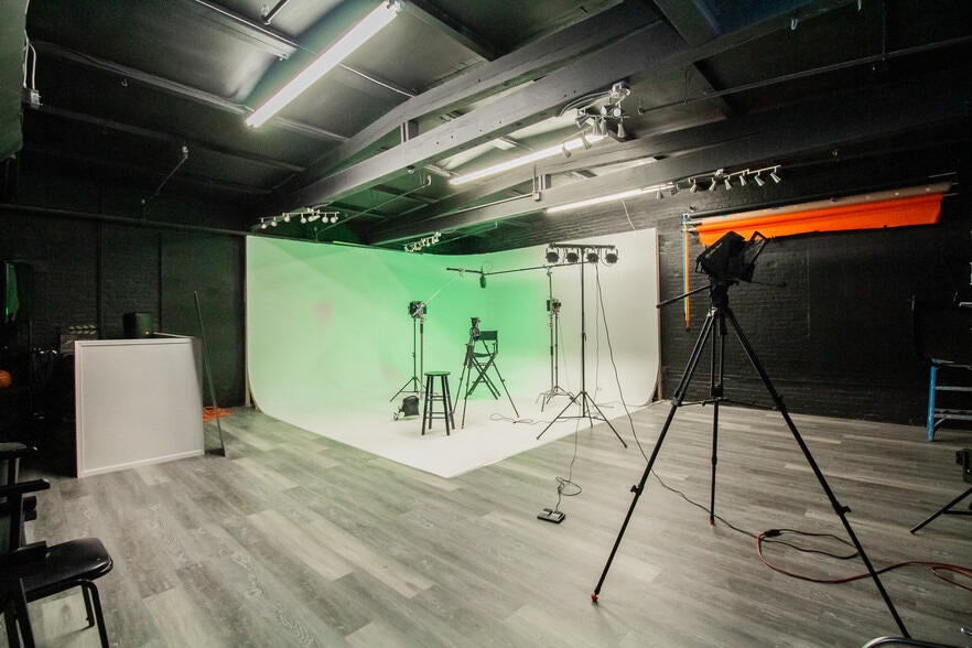 21-69 S Main St, Leicester, MA for sale - Building Photo - Image 2 of 72