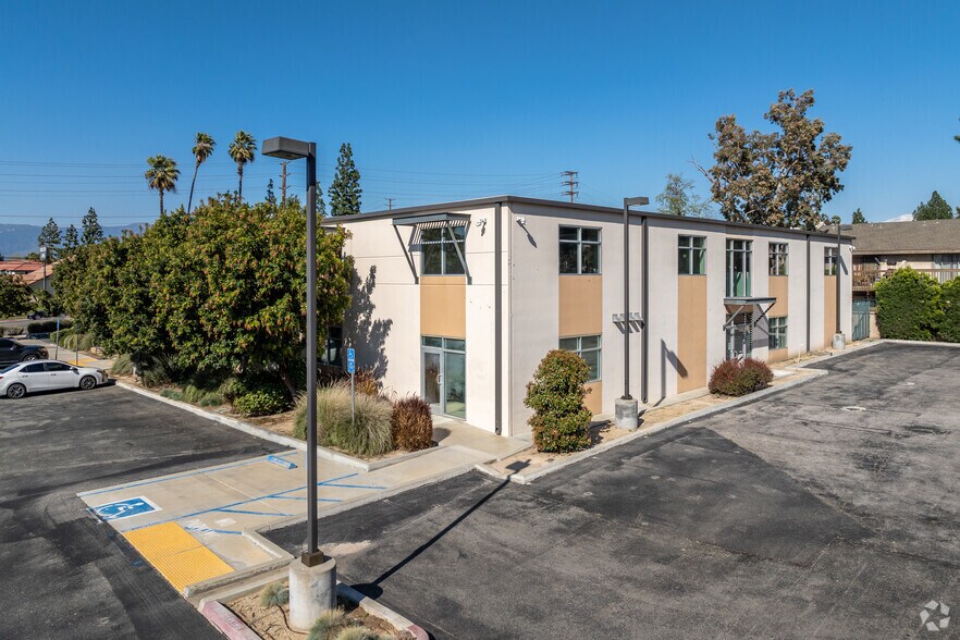 1550 E Washington St, Colton, CA à vendre - Photo du bâtiment - Image 3 de 5