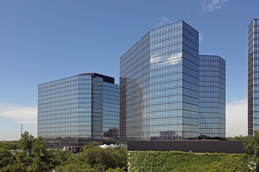 5420 Lyndon B Johnson Fwy, Dallas, TX à louer - Photo du bâtiment - Image 3 de 8