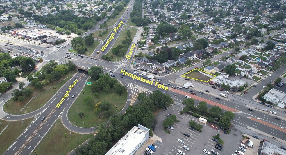 2600 Hempstead Tpke, East Meadow, NY à vendre - Photo du bâtiment - Image 2 de 16
