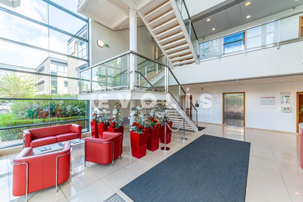 Office in Serris for lease Lobby- Image 1 of 5