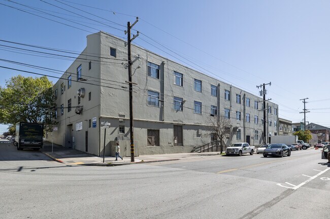 Plus de détails pour 2901 Mariposa St, San Francisco, CA - Industriel à louer