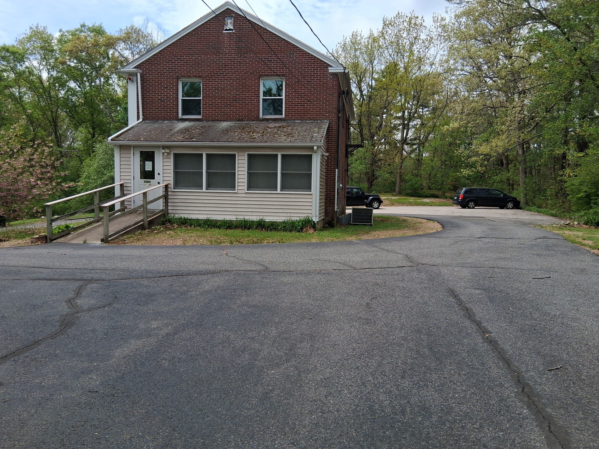 327 Eddie Dowling Hwy, North Smithfield, RI for sale Primary Photo- Image 1 of 16