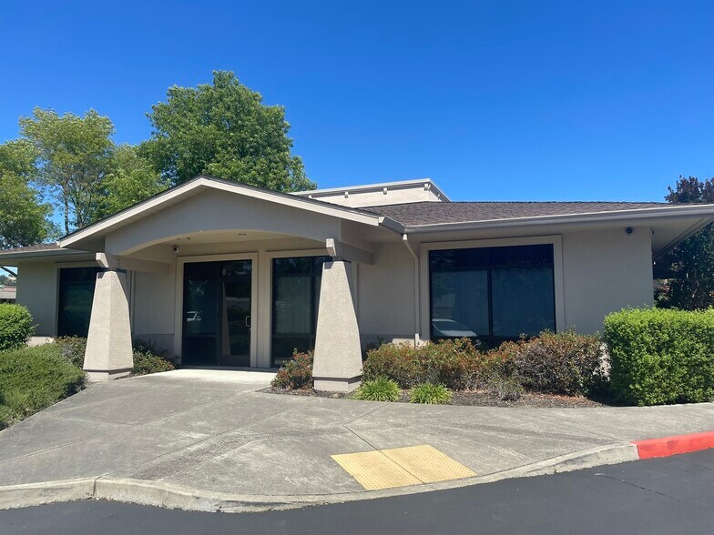 2911 Cleveland Ave, Santa Rosa, CA à louer - Photo du bâtiment - Image 3 de 12