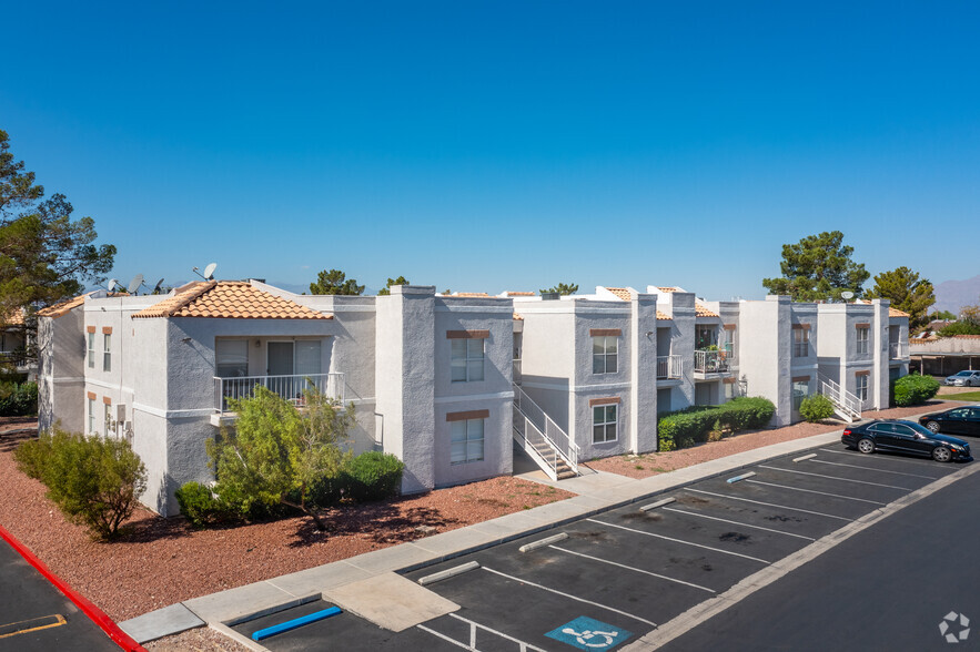 6800 E Lake Mead Blvd, Las Vegas, NV for sale - Primary Photo - Image 1 of 1