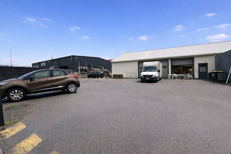 Retail in Cormontreuil for lease - Building Photo - Image 3 of 3