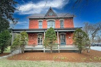 5224 Shelburne Rd, Shelburne, VT à louer Photo intérieure- Image 1 de 4