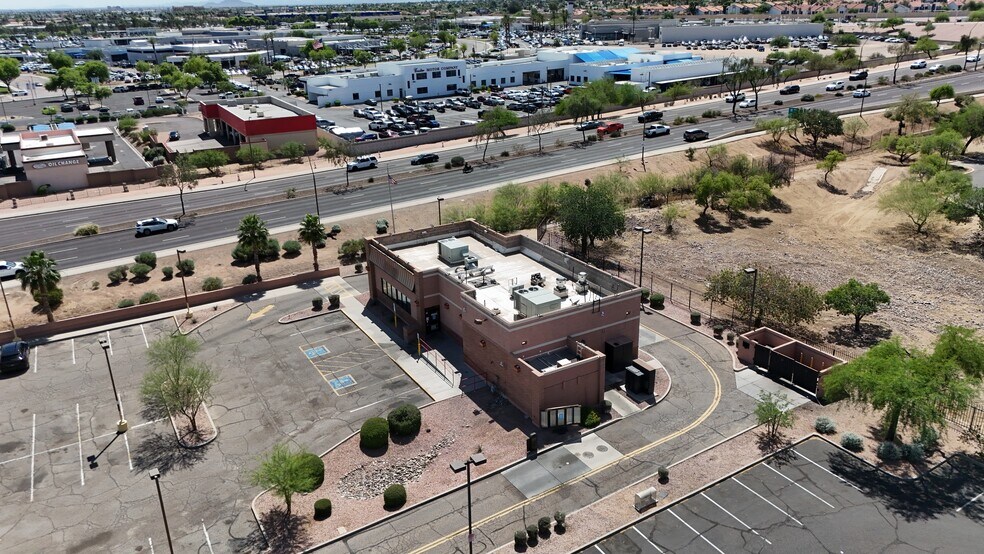 1810 W Elliot Rd, Tempe, AZ à louer - Photo du bâtiment - Image 2 de 2